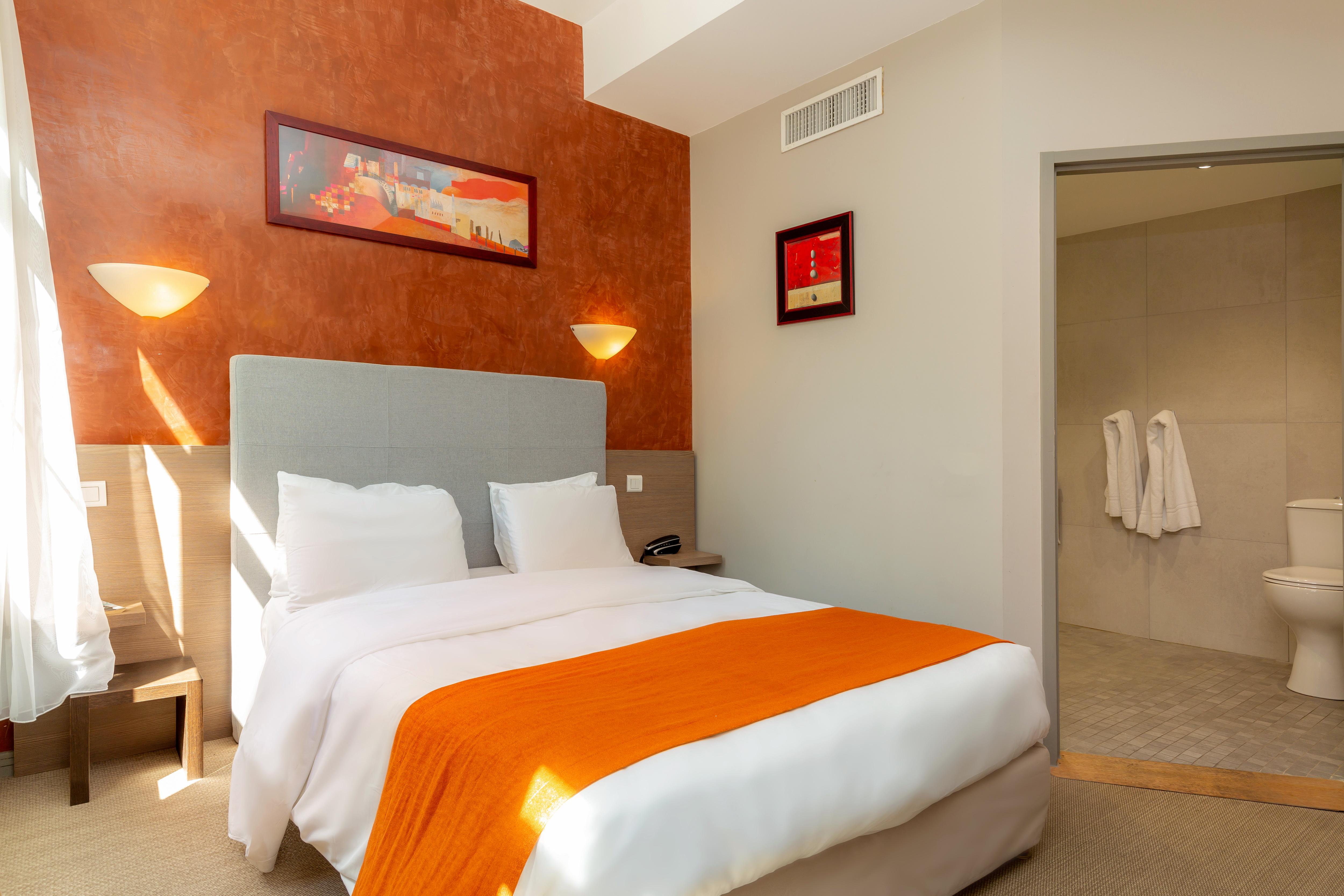 Hotel Kyriad - Palais Des Papes