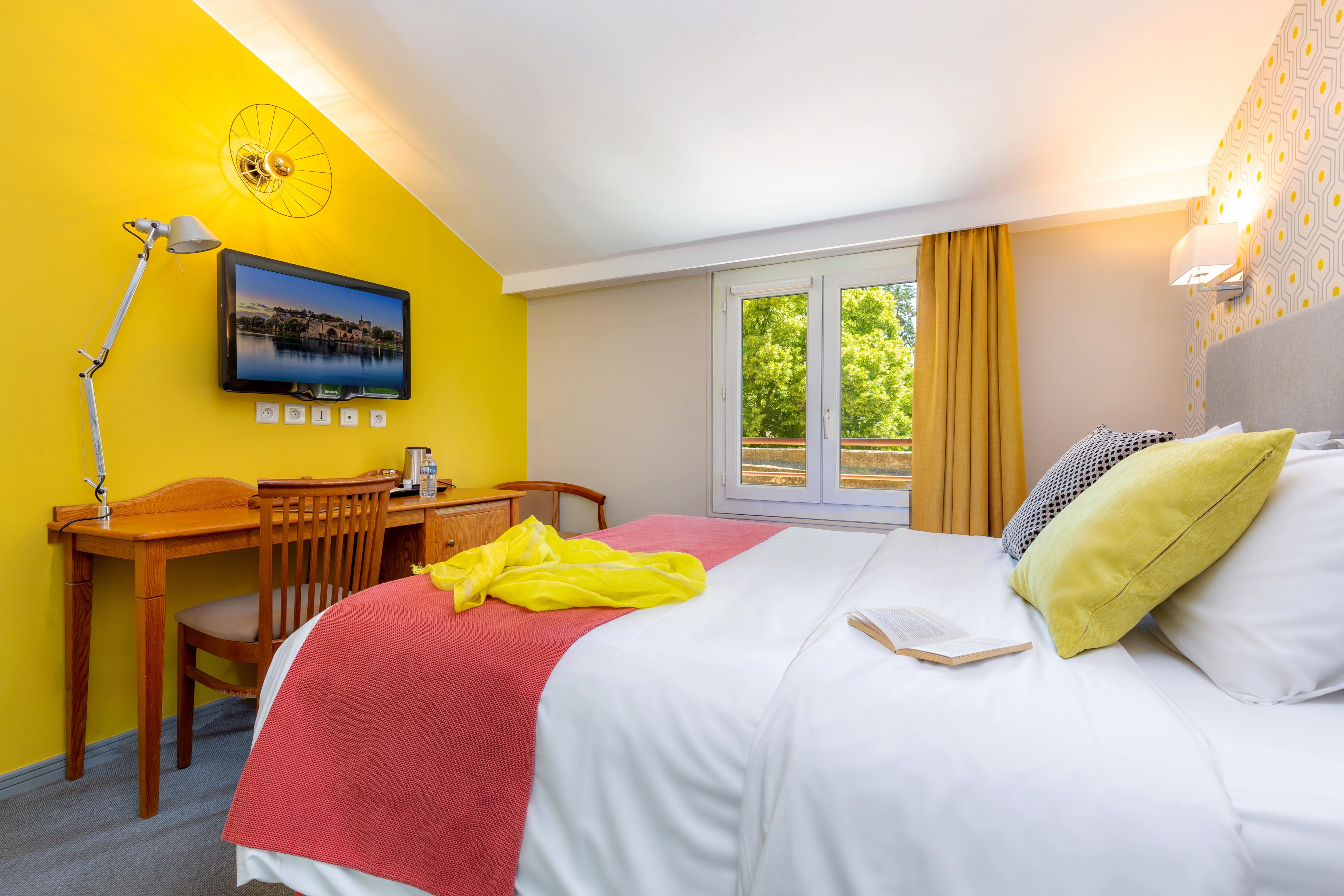 Kyriad - Palais Des Papes Hotel