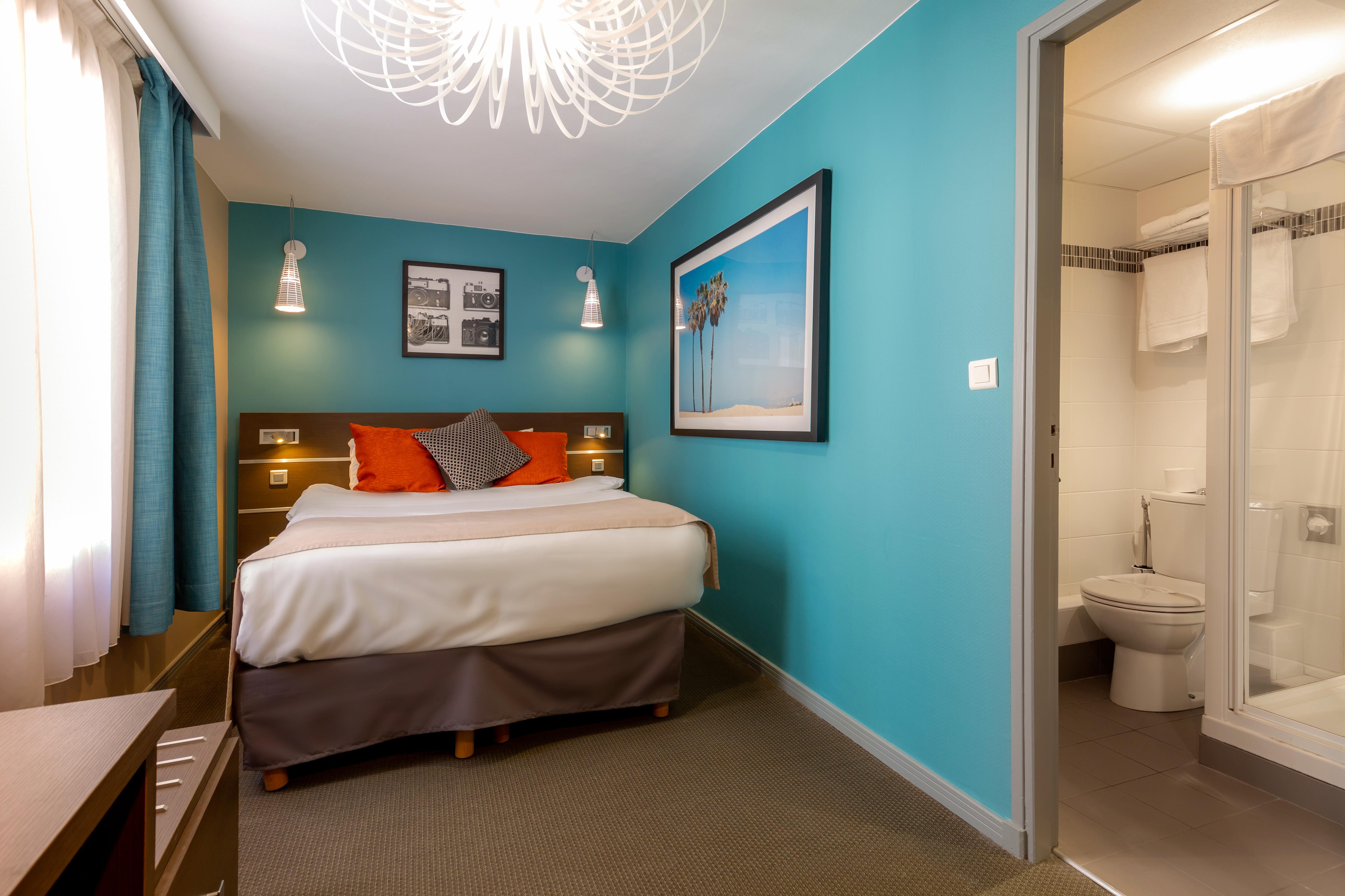 Hotel Kyriad - Palais Des Papes 3*