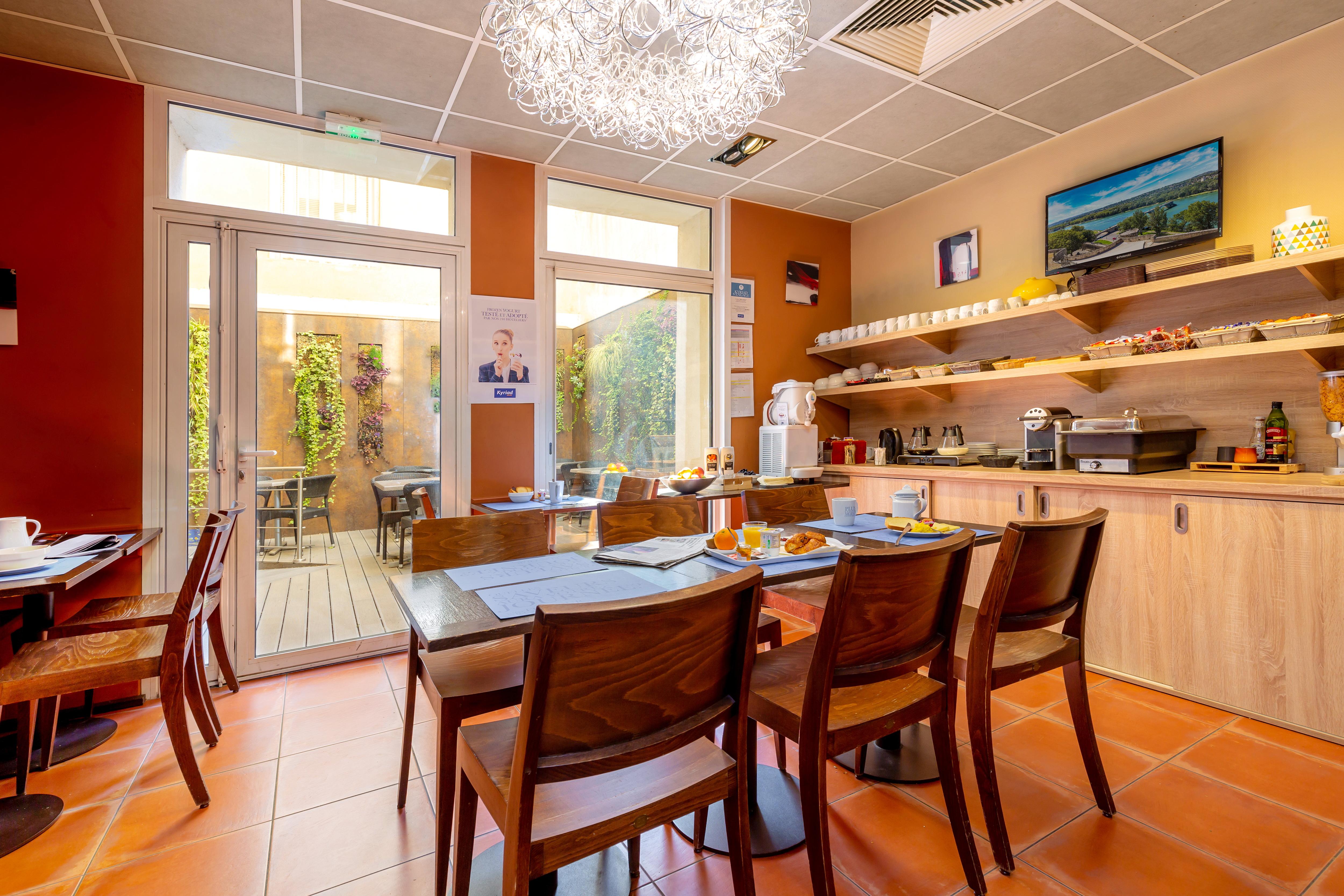 Hotel Kyriad - Palais Des Papes Avignon
