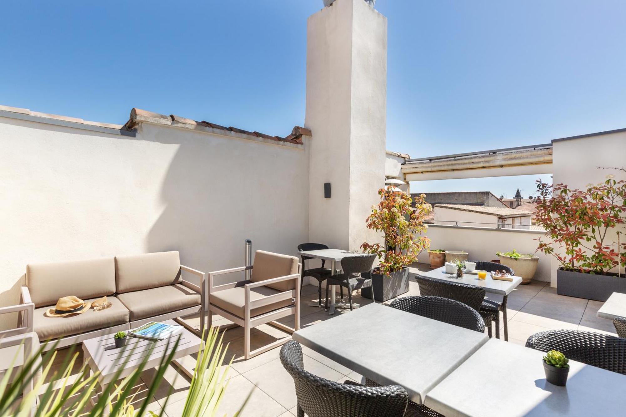 Kyriad - Palais Des Papes Hotel Avignon